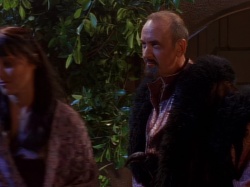 extant_XenaWarriorPrincess_1x05_ThePathNotTaken_02730.jpg