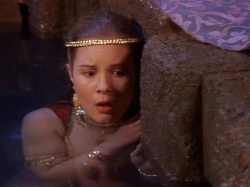 extant_XenaWarriorPrincess_1x05_ThePathNotTaken_02780.jpg