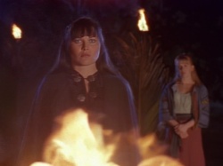 extant_XenaWarriorPrincess_1x05_ThePathNotTaken_03624.jpg