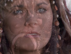 extant_XenaWarriorPrincess_4x01-AdventuresInTheSinTrade_03354.jpg