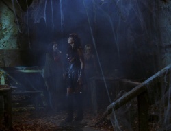 extant_XenaWarriorPrincess_6x02-TheHauntingOfAmphipolis_00134.jpg