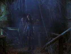 extant_XenaWarriorPrincess_6x02-TheHauntingOfAmphipolis_00135.jpg