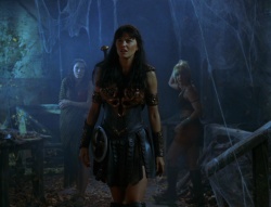 extant_XenaWarriorPrincess_6x02-TheHauntingOfAmphipolis_00151.jpg