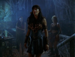 extant_XenaWarriorPrincess_6x02-TheHauntingOfAmphipolis_00153.jpg