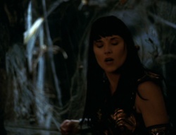 extant_XenaWarriorPrincess_6x02-TheHauntingOfAmphipolis_00204.jpg