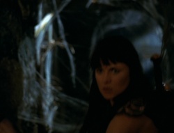 extant_XenaWarriorPrincess_6x02-TheHauntingOfAmphipolis_00207.jpg