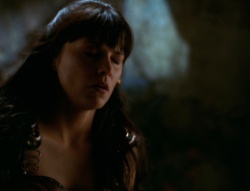 extant_XenaWarriorPrincess_6x02-TheHauntingOfAmphipolis_00219.jpg