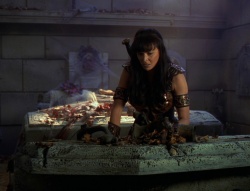 extant_XenaWarriorPrincess_6x02-TheHauntingOfAmphipolis_00626.jpg