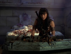 extant_XenaWarriorPrincess_6x02-TheHauntingOfAmphipolis_00629.jpg