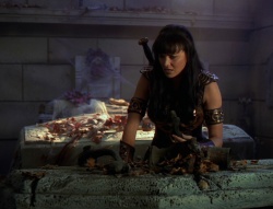 extant_XenaWarriorPrincess_6x02-TheHauntingOfAmphipolis_00636.jpg