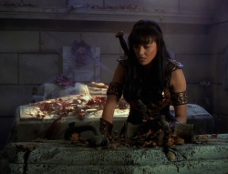 extant_XenaWarriorPrincess_6x02-TheHauntingOfAmphipolis_00637.jpg