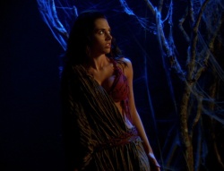 extant_XenaWarriorPrincess_6x02-TheHauntingOfAmphipolis_00737.jpg