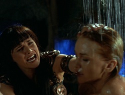 extant_XenaWarriorPrincess_6x02-TheHauntingOfAmphipolis_01285.jpg