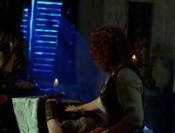 extant_XenaWarriorPrincess_6x02-TheHauntingOfAmphipolis_01456.jpg