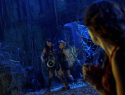 extant_XenaWarriorPrincess_6x02-TheHauntingOfAmphipolis_02171.jpg