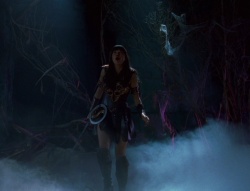 extant_XenaWarriorPrincess_6x02-TheHauntingOfAmphipolis_02711.jpg