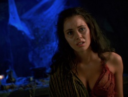 extant_XenaWarriorPrincess_6x02-TheHauntingOfAmphipolis_02760.jpg