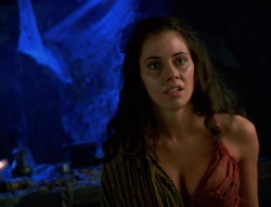 extant_XenaWarriorPrincess_6x02-TheHauntingOfAmphipolis_02763.jpg