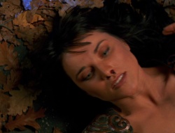 extant_XenaWarriorPrincess_6x02-TheHauntingOfAmphipolis_03000.jpg